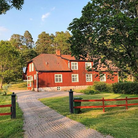 Nice Home In Mantorp With Kitchen 외부 사진