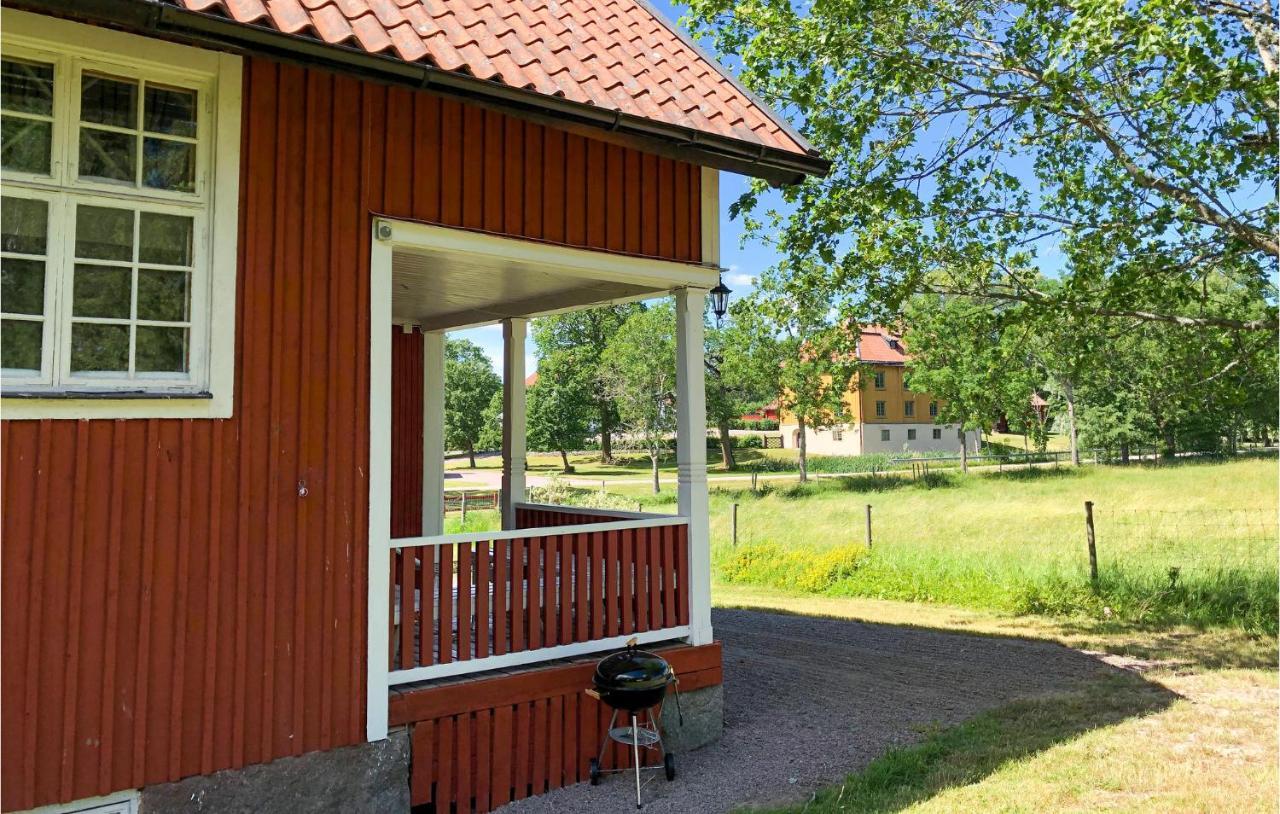 Nice Home In Mantorp With Kitchen 외부 사진
