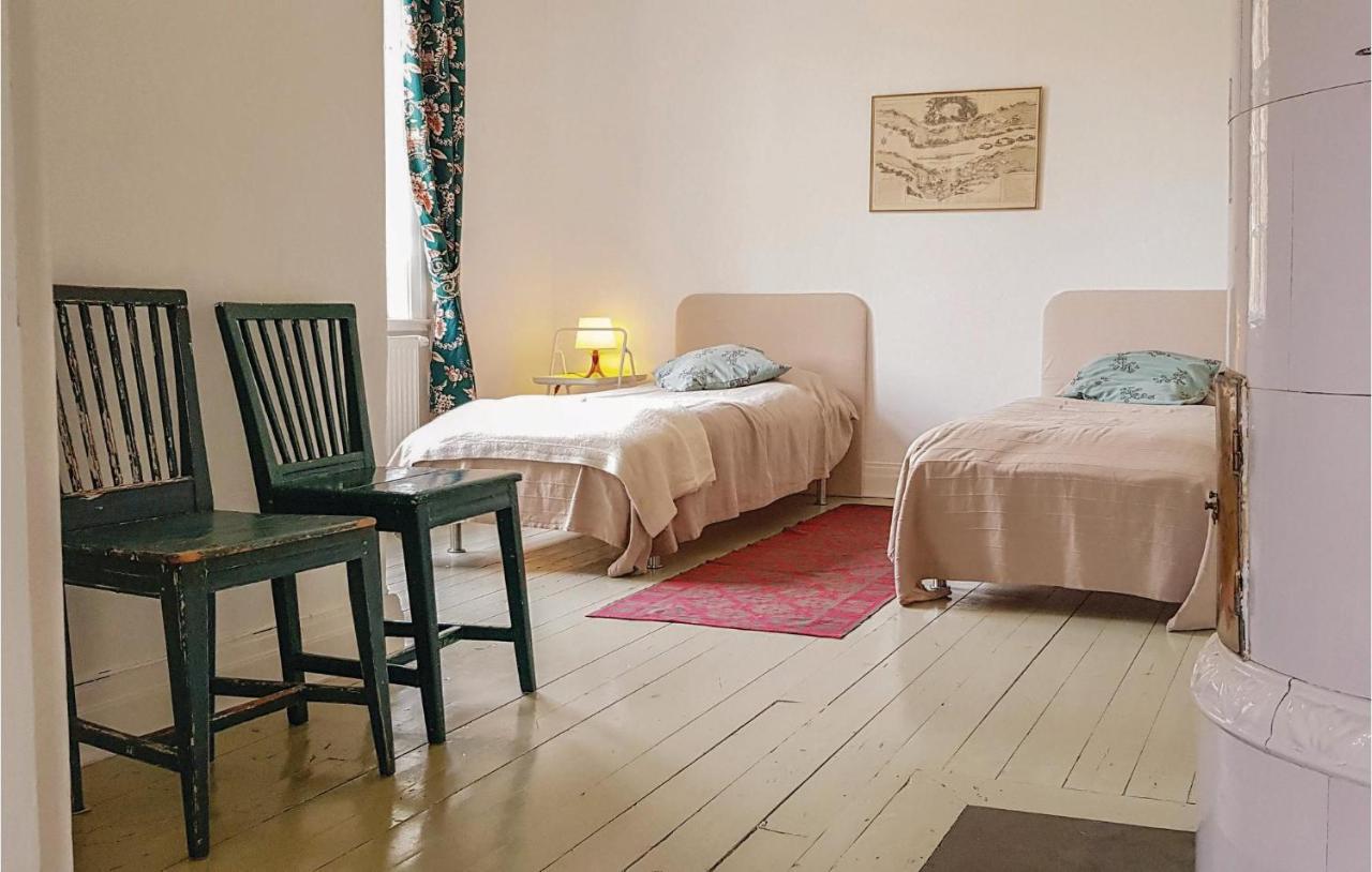 Nice Home In Mantorp With Kitchen 외부 사진
