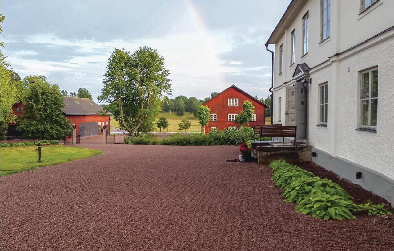 Nice Home In Mantorp With Kitchen 외부 사진