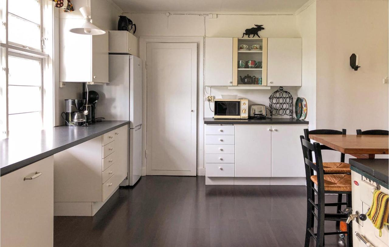 Nice Home In Mantorp With Kitchen 외부 사진